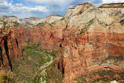 Paysages du Canyon de Zion dans l'Utah aux Etats-Unis. Photographies par Amar Guillen.