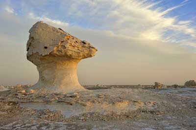 Le désert blanc en Egypte. Photographies par Amar Guillen.