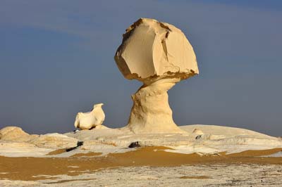 Le désert blanc en Egypte. Photographies par Amar Guillen.