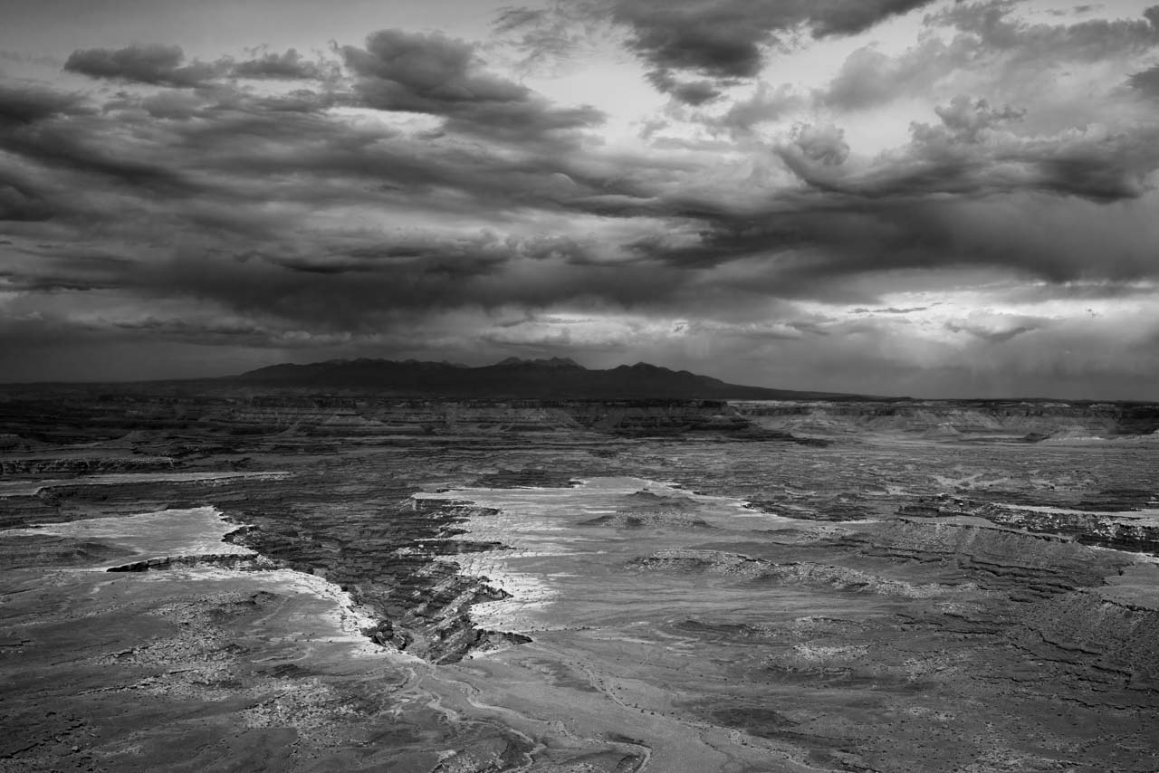 Paysage de Island in the Sky dans les Canyonlands dans l'Utah aux Etats-Unis. Photographie par Amar Guillen, artiste photographe