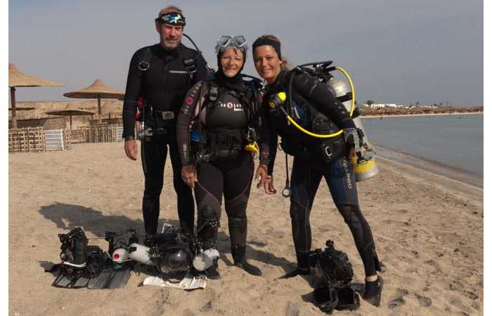 121006EGYMSH0749 121006EGYMSH0749