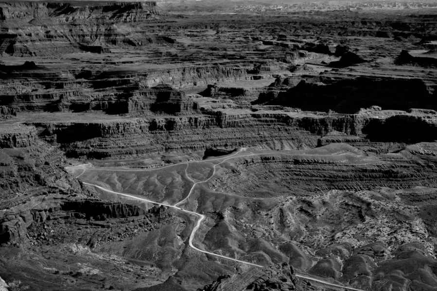 Paysage en noir et blanc de Island in the Sky dans les Canyonlan Paysage en noir et blanc de Island in the Sky dans les Canyonlan