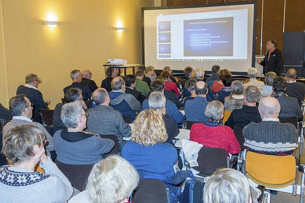 15 Novembre 2017. Conférence photo animalière à Châlons-en-Champagne Conférence consacrée à la photographie animalière à Châlons-en-Champagne.