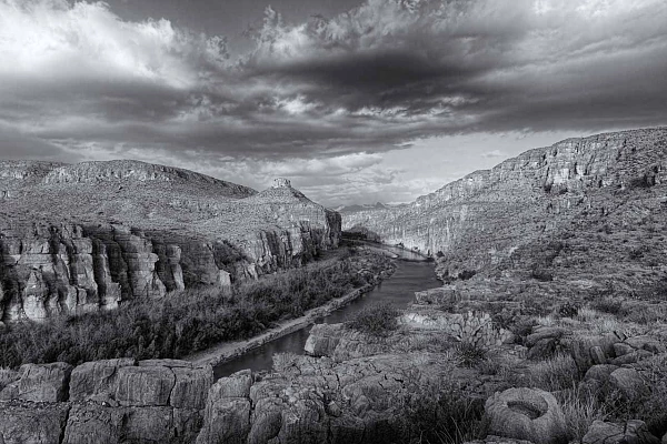 Landscapes of Big Bend national Park in the United States Landscape of Big Bend in Texas. The Rio Grande river: the border between Mexico and United States.