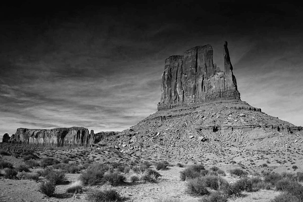 2 Tips for Creating Purposeful Photos Landscape in black and white of Monument Valley. Photograph created for a book. Photograph by Amar Guillen, photographer artist.