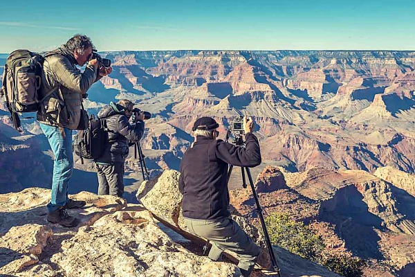 Avis sur mes stages et voyages de photo paysage Stagiaires sur les hauteurs du Grand Canyon pendant un stage aux Etats-Unis.