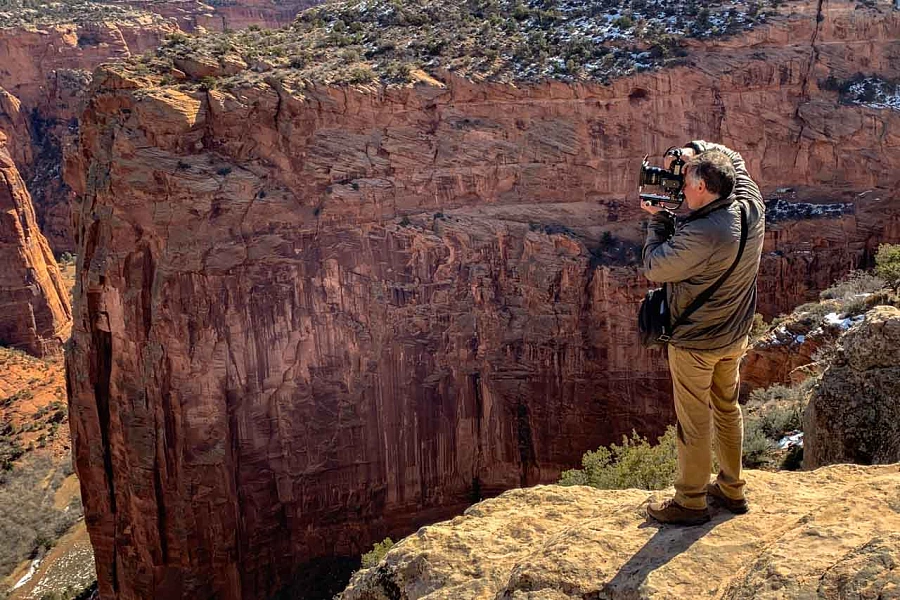 Photographe professionnel de la nature Amar Guillen, photographe professionnel de la nature dans le Canyon de Chelly aux Etats-Unis.